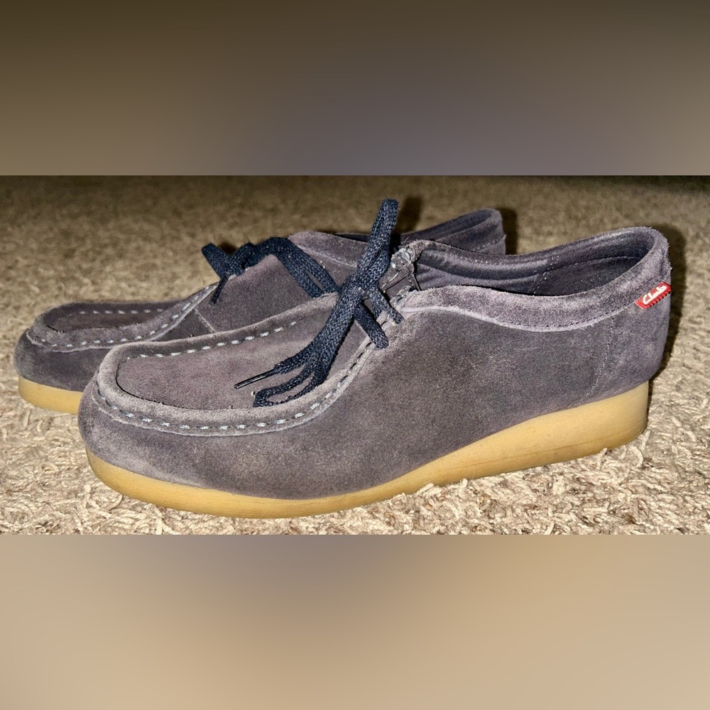 Women’s navy Clark’s size 10